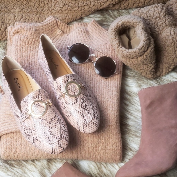 🚨SALE🚨//The Kendall// Pink snake print Loafer - Picture 4 of 8